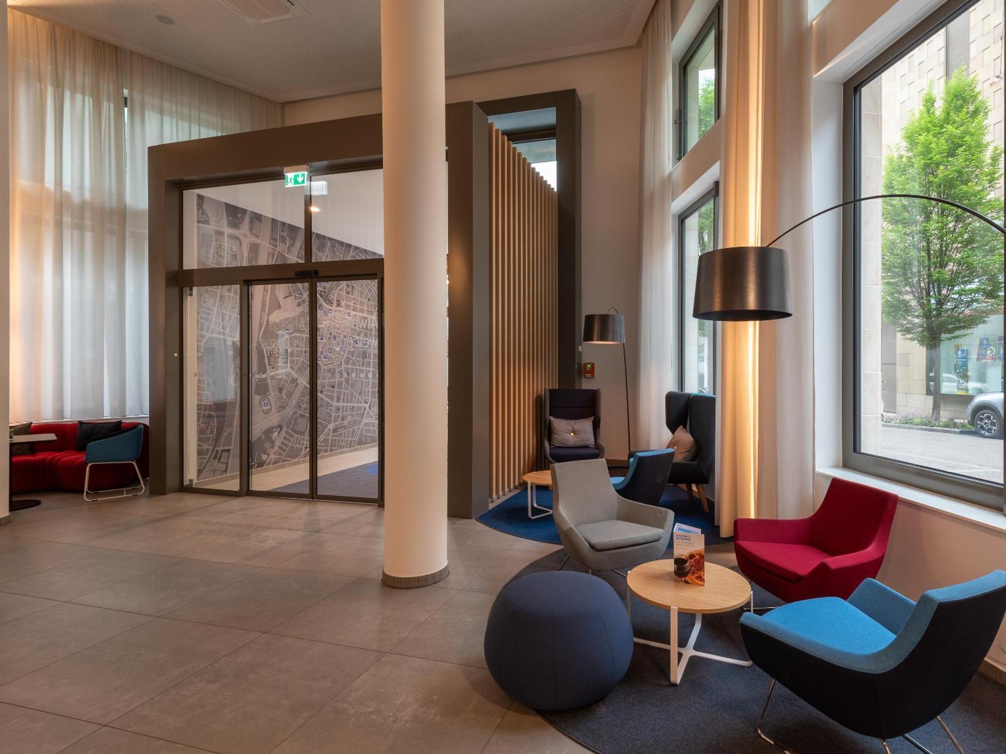 Holiday Inn Express Heilbronn By Ihg Ngoại thất bức ảnh