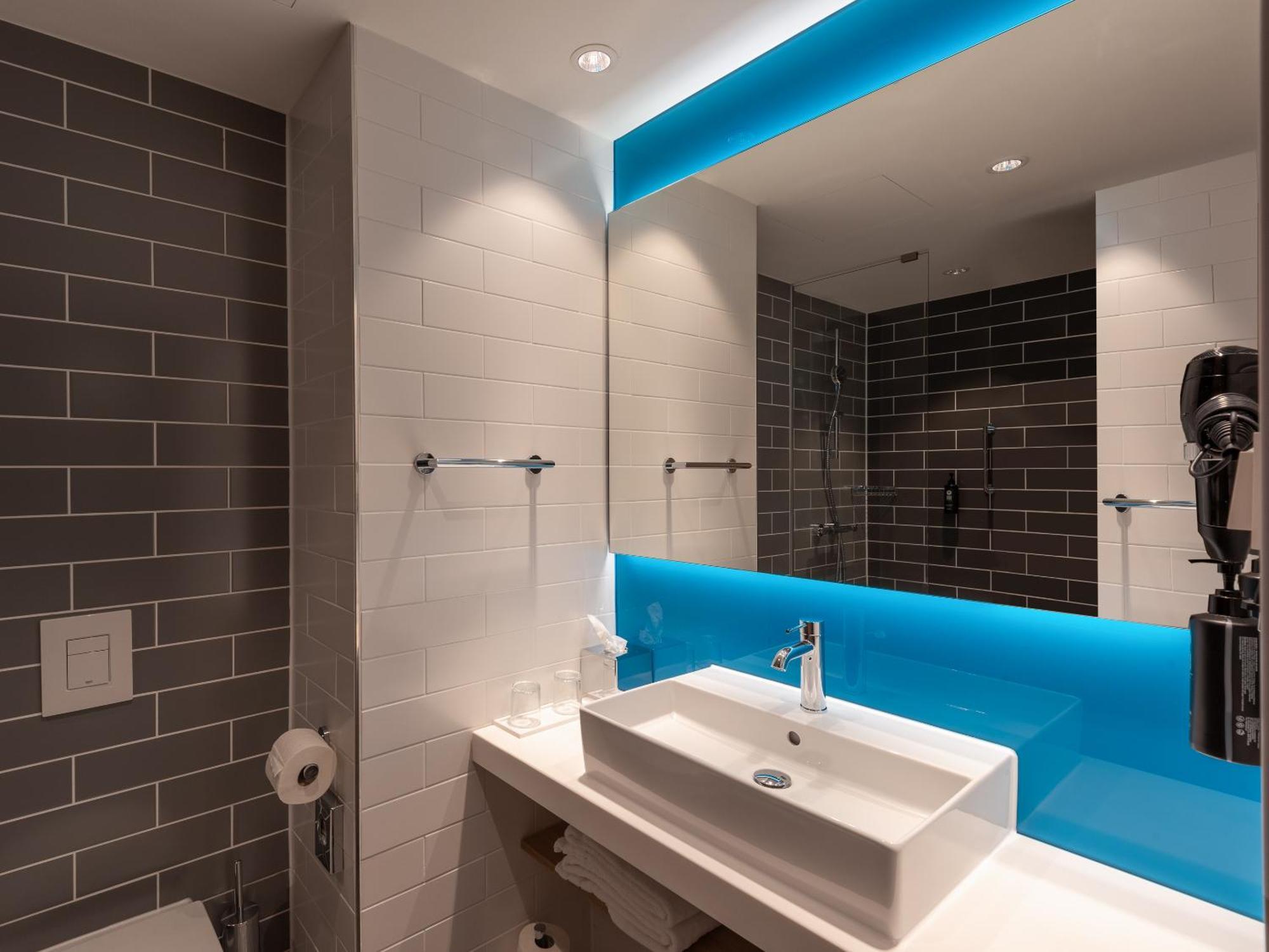 Holiday Inn Express Heilbronn By Ihg Ngoại thất bức ảnh