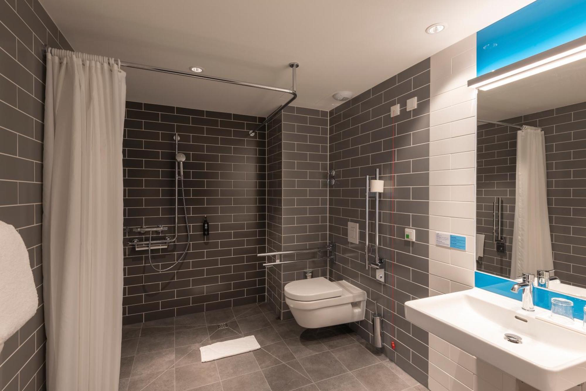 Holiday Inn Express Heilbronn By Ihg Ngoại thất bức ảnh