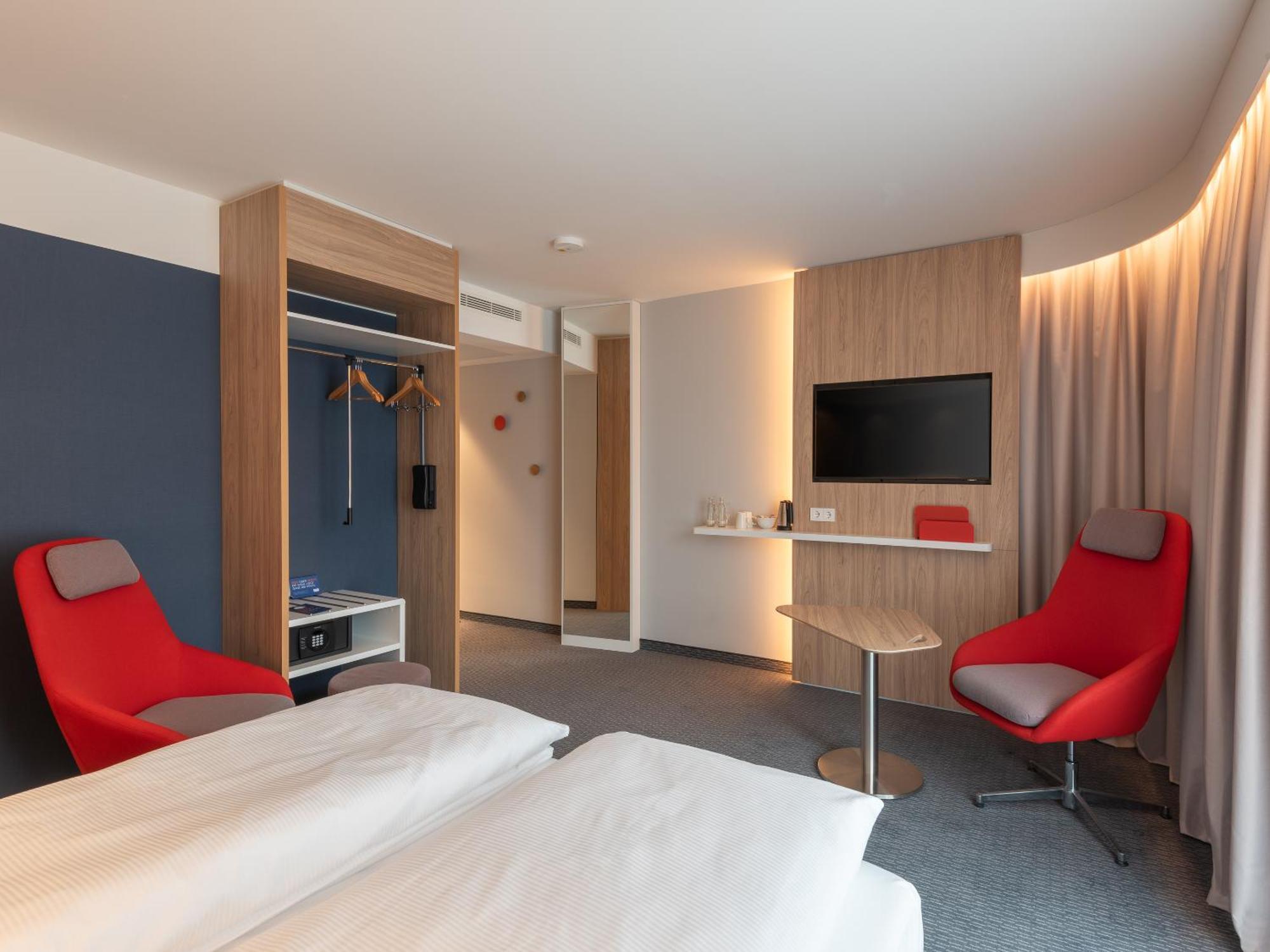 Holiday Inn Express Heilbronn By Ihg Ngoại thất bức ảnh