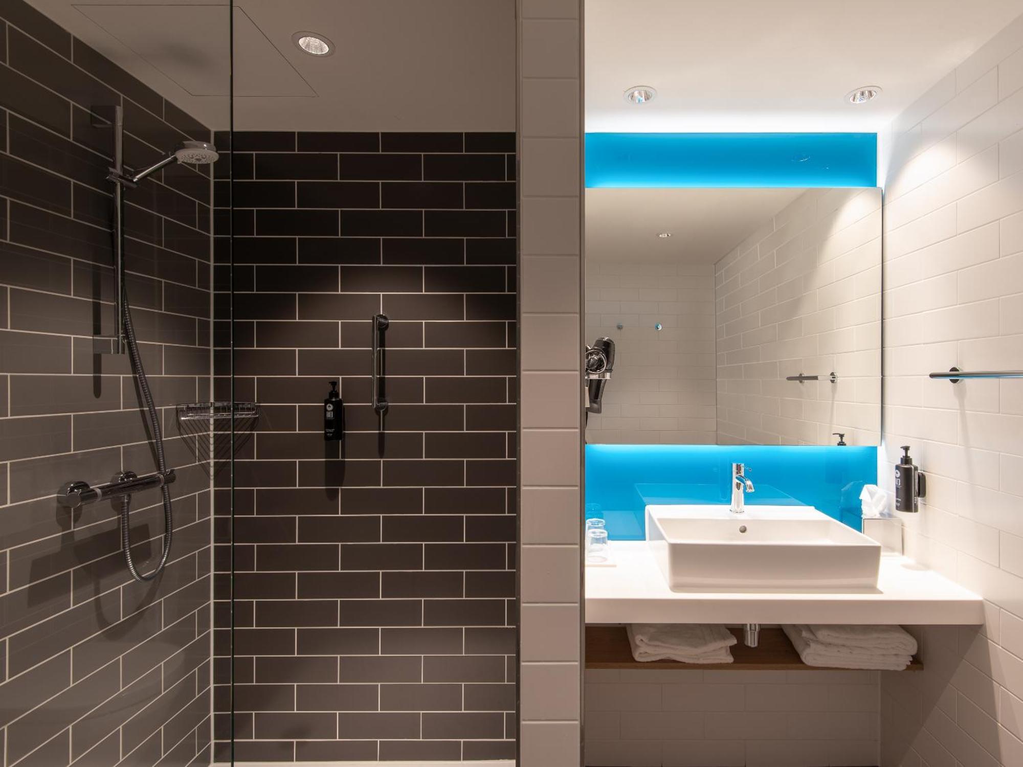 Holiday Inn Express Heilbronn By Ihg Ngoại thất bức ảnh