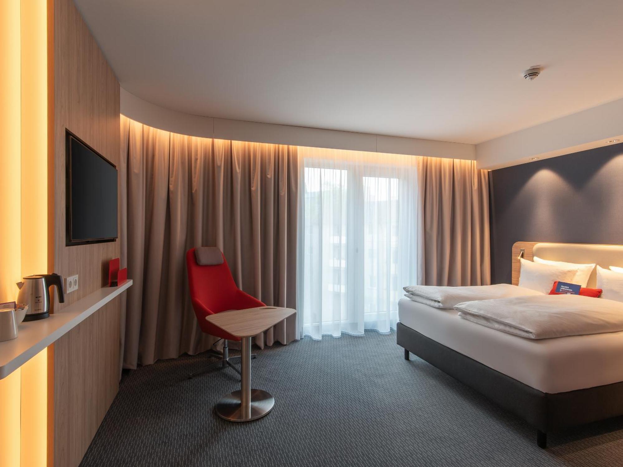 Holiday Inn Express Heilbronn By Ihg Ngoại thất bức ảnh