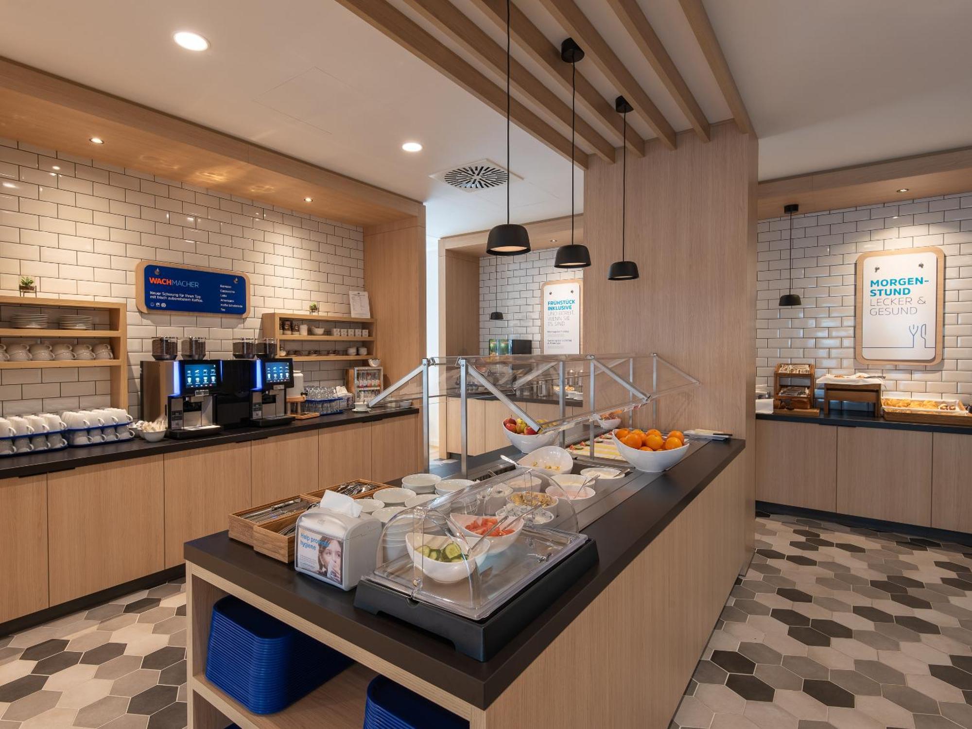 Holiday Inn Express Heilbronn By Ihg Ngoại thất bức ảnh