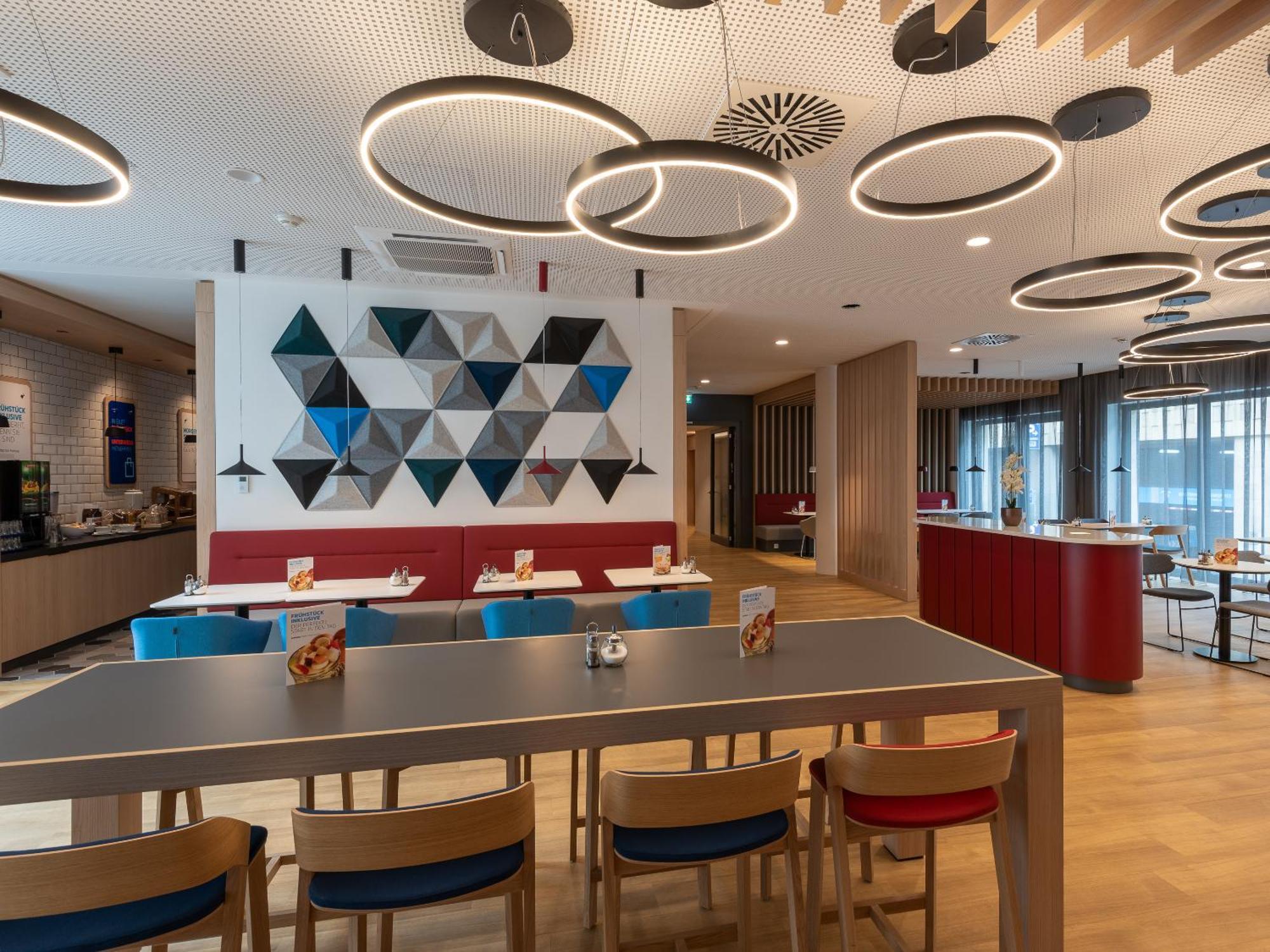 Holiday Inn Express Heilbronn By Ihg Ngoại thất bức ảnh