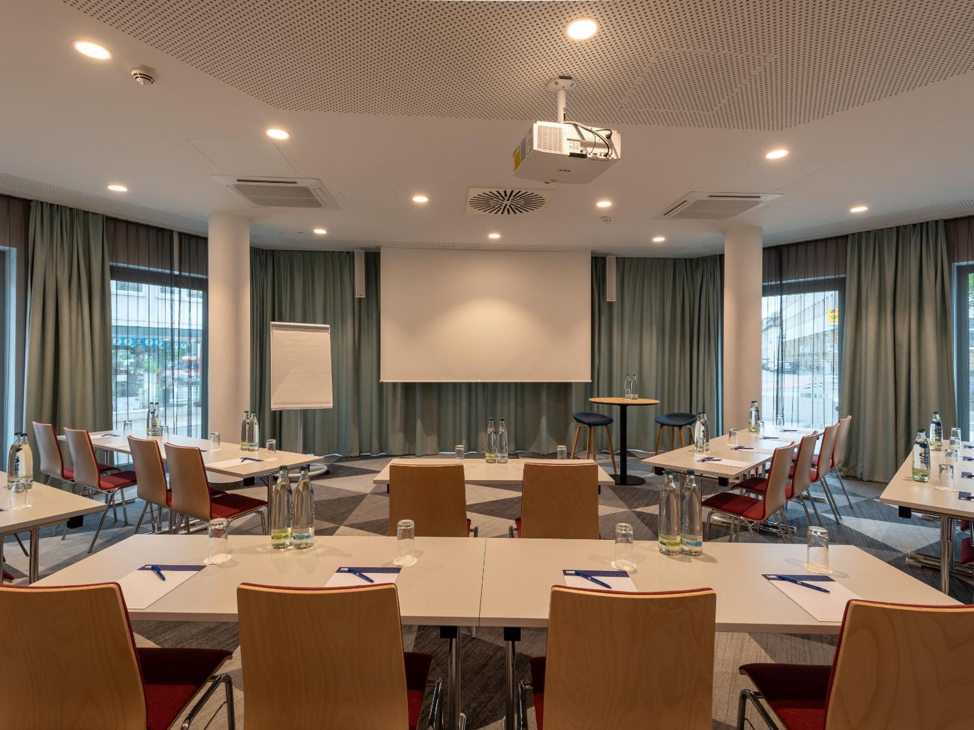 Holiday Inn Express Heilbronn By Ihg Ngoại thất bức ảnh