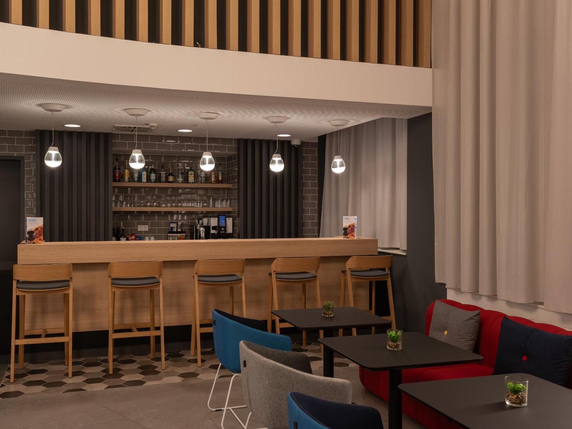 Holiday Inn Express Heilbronn By Ihg Ngoại thất bức ảnh