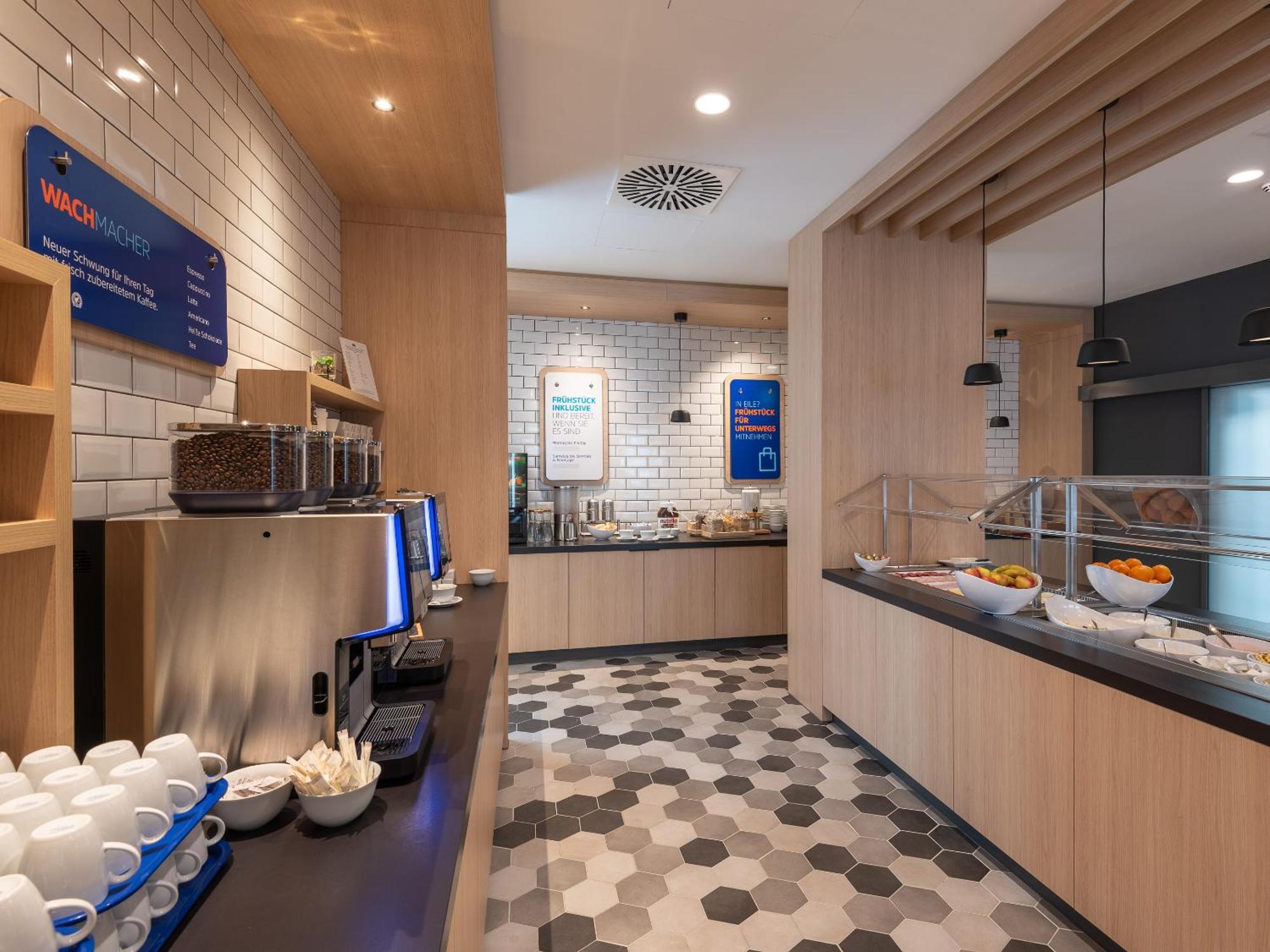 Holiday Inn Express Heilbronn By Ihg Ngoại thất bức ảnh