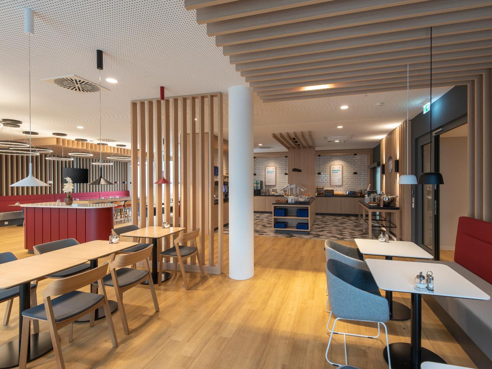 Holiday Inn Express Heilbronn By Ihg Ngoại thất bức ảnh