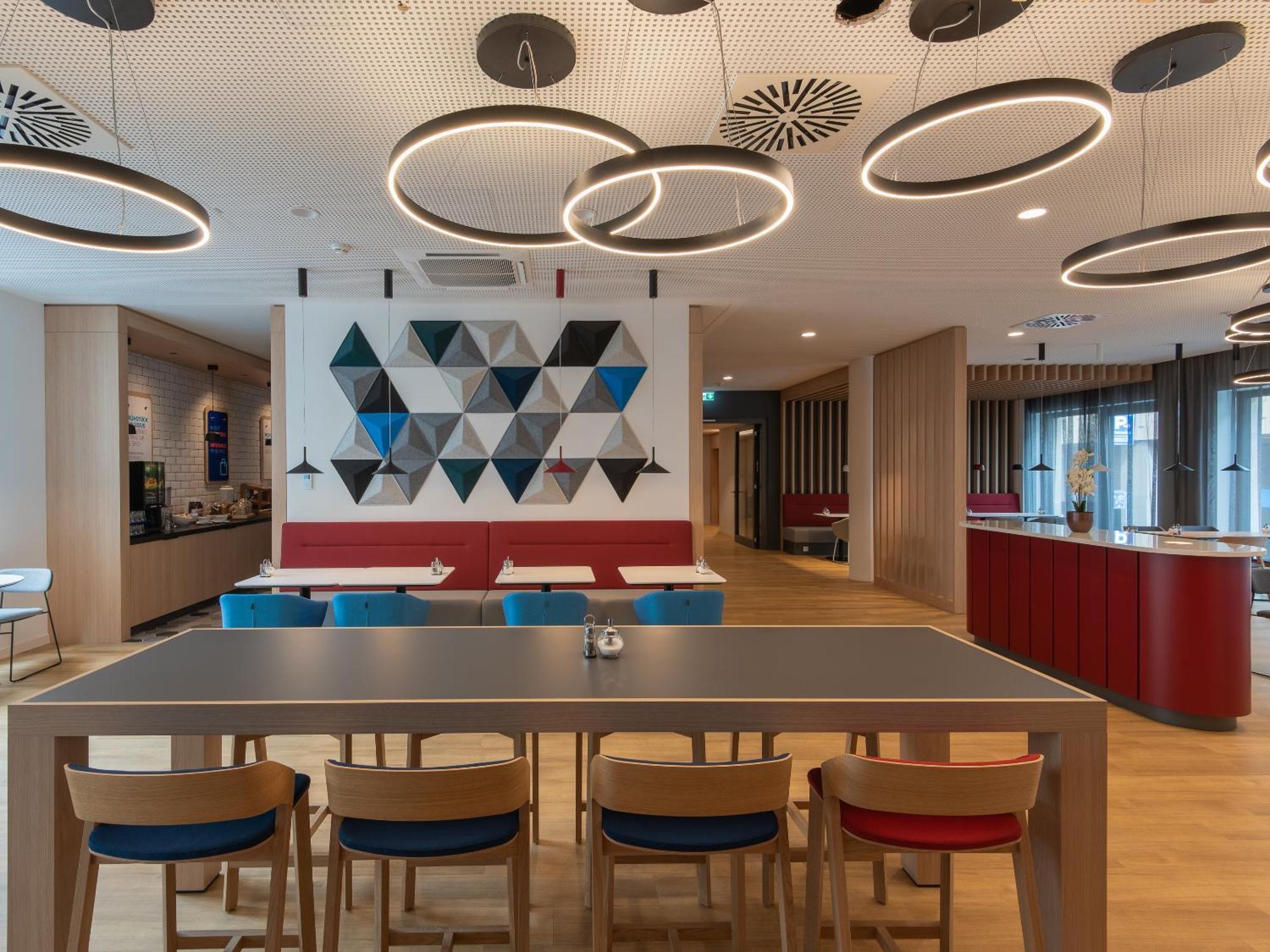 Holiday Inn Express Heilbronn By Ihg Ngoại thất bức ảnh