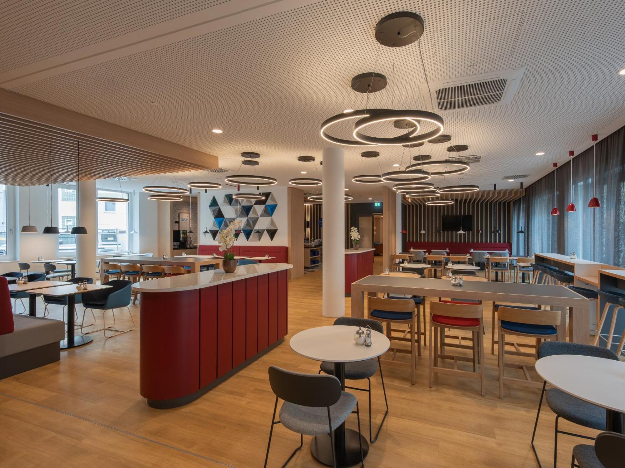 Holiday Inn Express Heilbronn By Ihg Ngoại thất bức ảnh