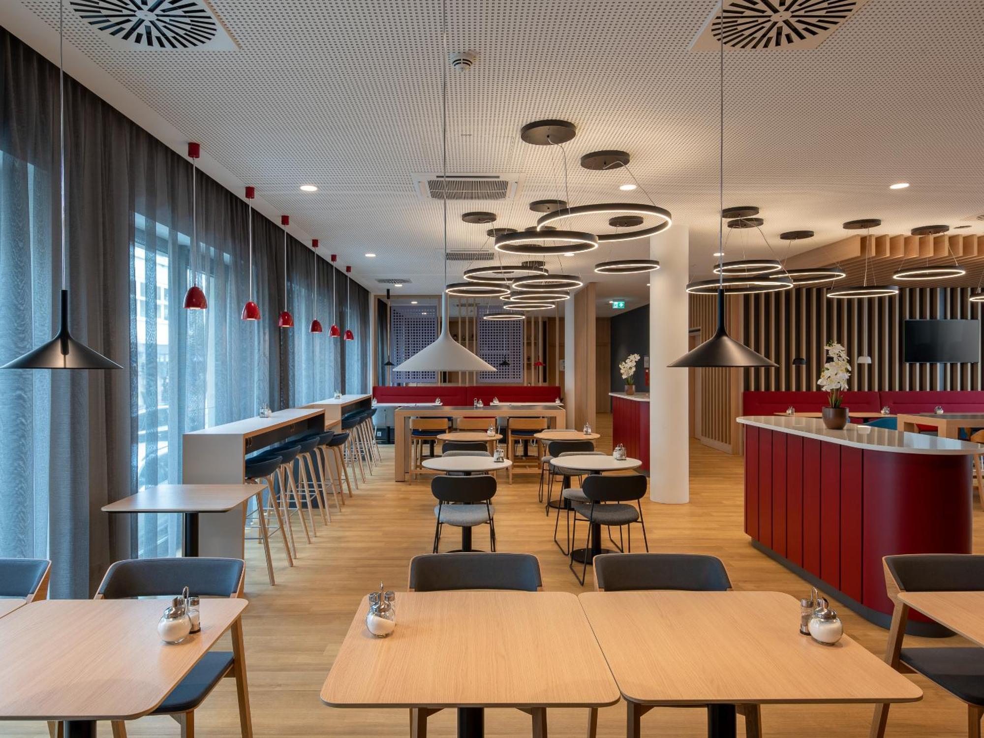 Holiday Inn Express Heilbronn By Ihg Ngoại thất bức ảnh