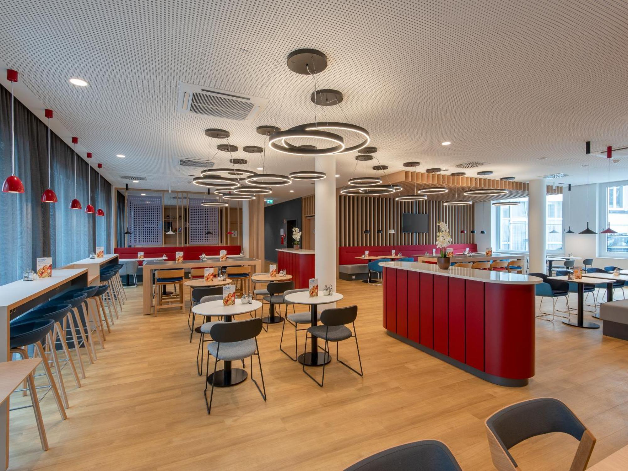Holiday Inn Express Heilbronn By Ihg Ngoại thất bức ảnh